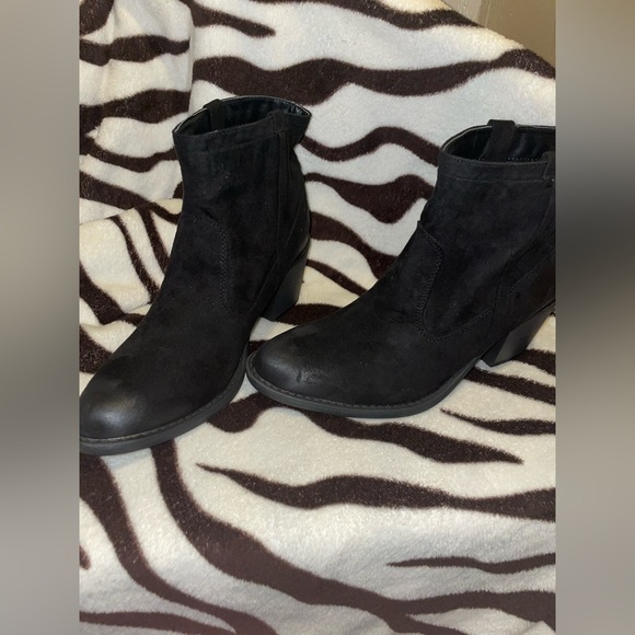 Quipid Oil Finish suede booties - Picture 3 of 3